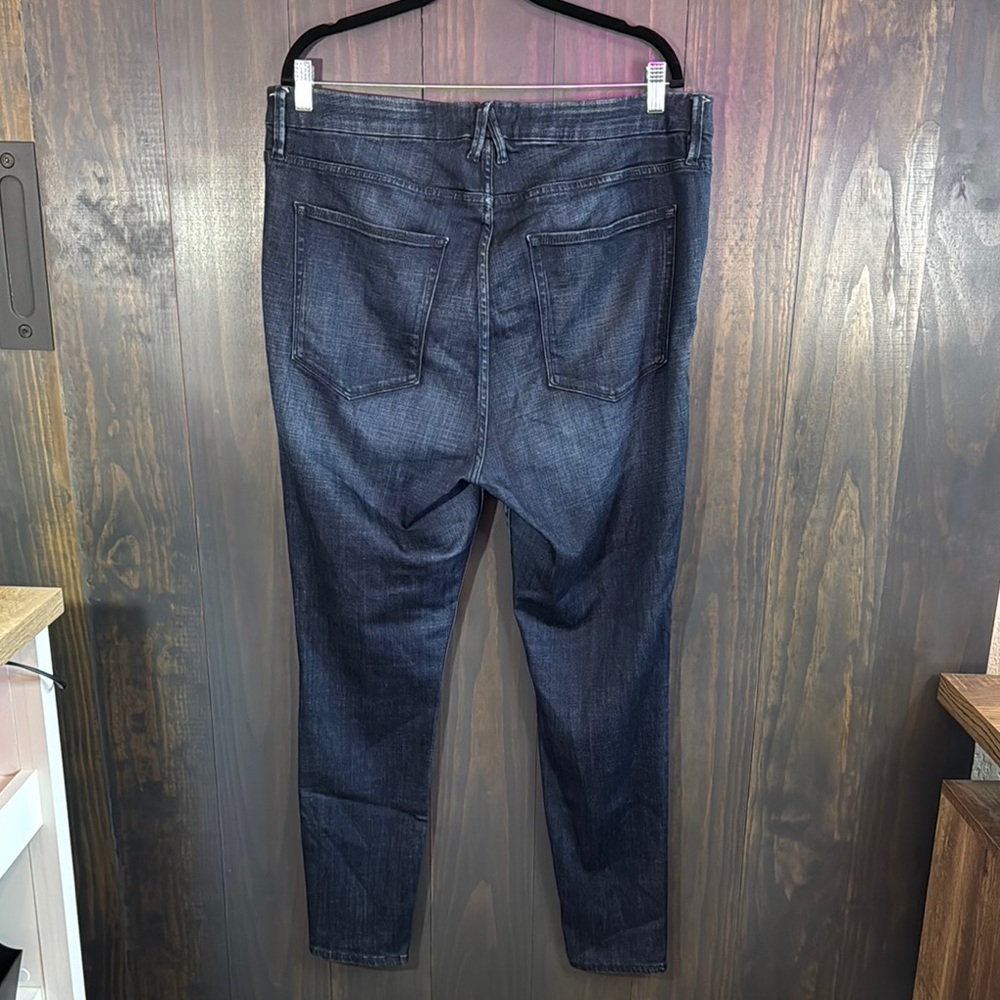 Good American Dark Wash Skinny Jeans - Picture 4 of 4
